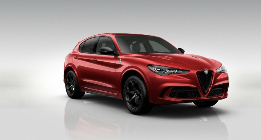 La config du mois : Alfa Romeo Stelvio Quadrifoglio 520 ch, l&rsquo;ouragan V6 en Rouge Etna