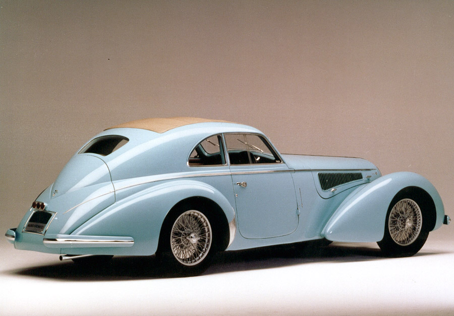 Légende : Alfa Romeo 8C 2900B Lungo, la plus précieuse de toutes