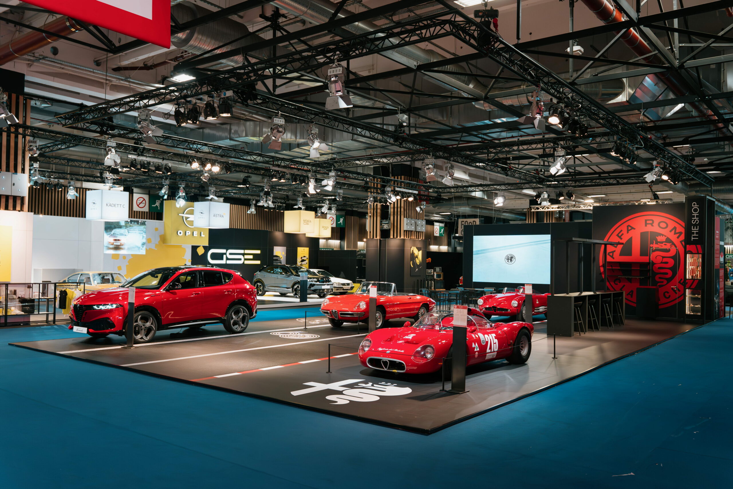 Rétromobile 2026 : Alfa Romeo célèbre l&rsquo;émotion pure avec trois légendes et le nouveau Tonale