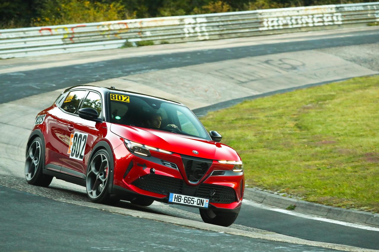 L’Alfa Romeo Junior Veloce défie l’Enfer Vert : entre grip diabolique et sobriété forcée