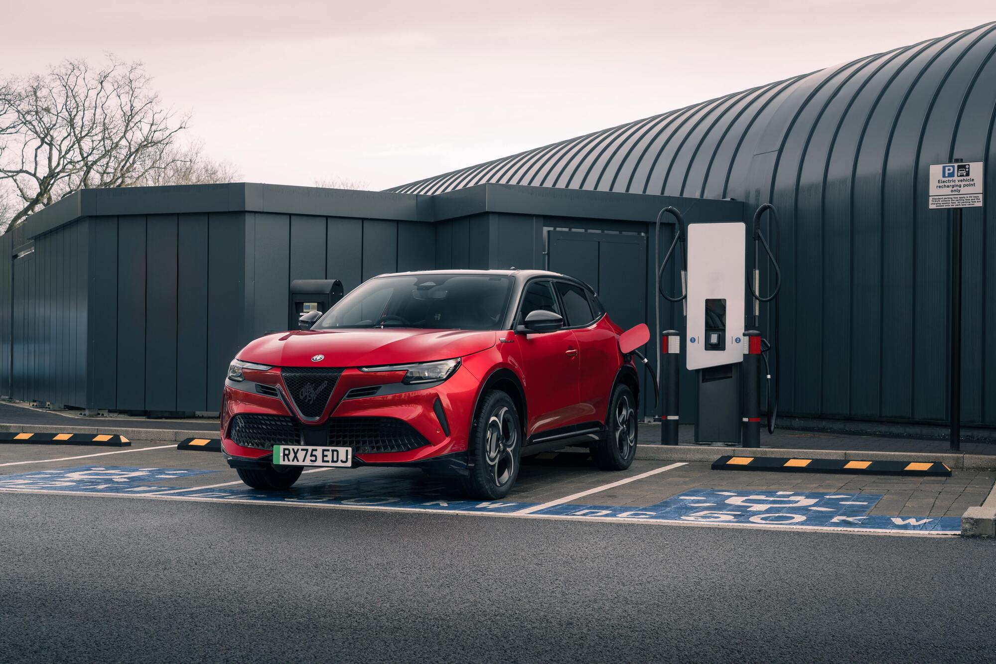L’Alfa Romeo Junior Elettrica s’offre un double bonus et un prix d’efficience au Royaume-Uni