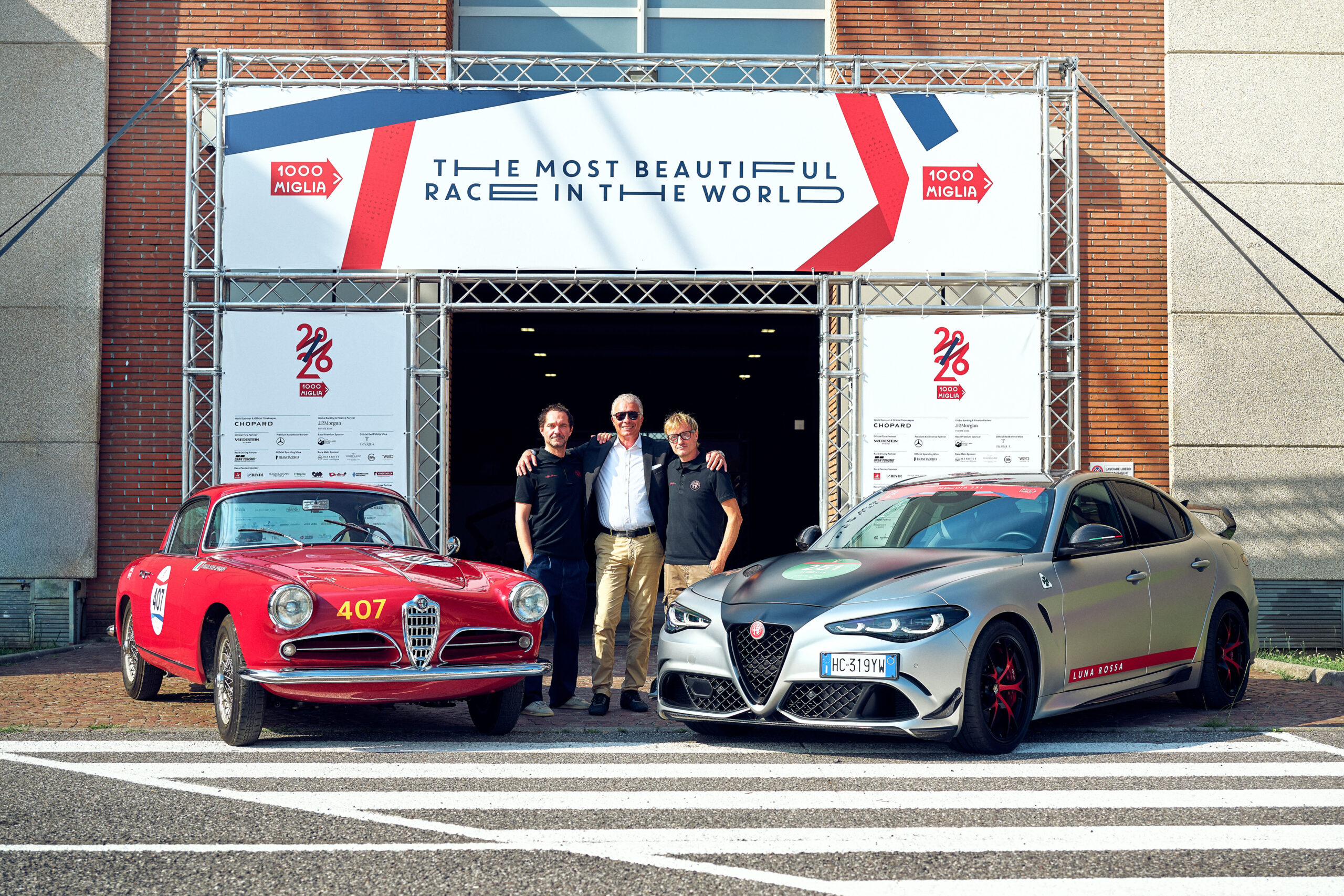 1000 Miglia 2026 : Alfa Romeo en force à Brescia avec la folle Giulia Quadrifoglio Luna Rossa et le groupe Subsonica