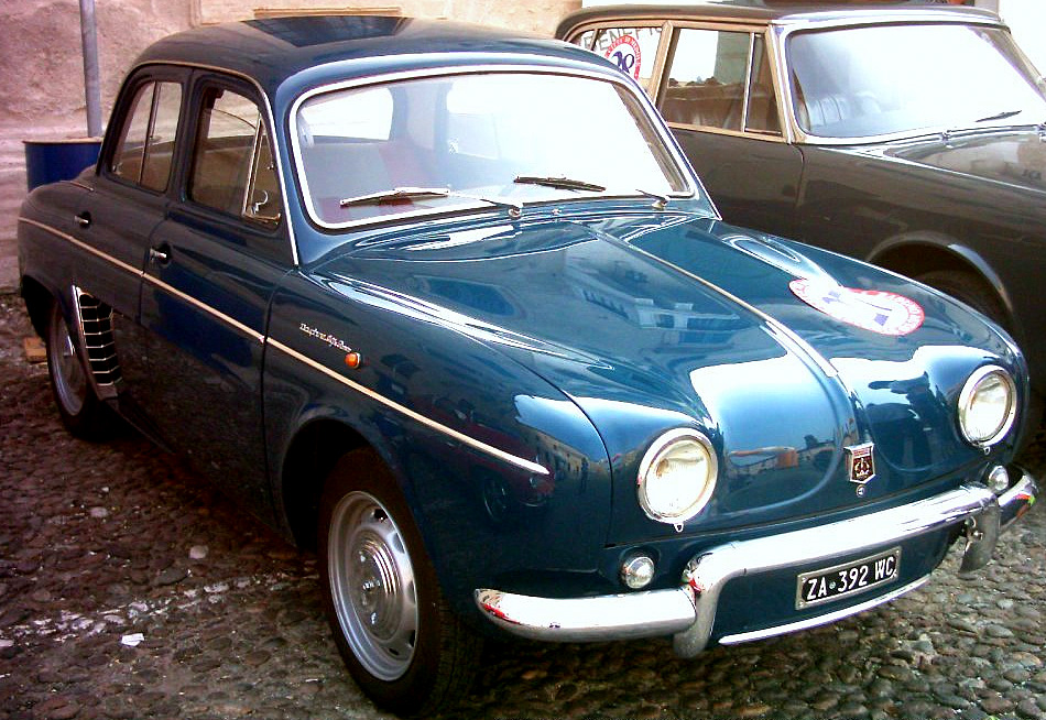 Quand Alfa Romeo construisait la Renault Dauphine : L’alliance secrète qui a fait trembler Fiat